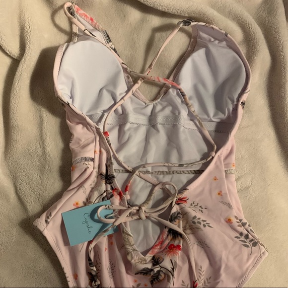 Cupshe one piece swimsuit - Picture 2 of 2